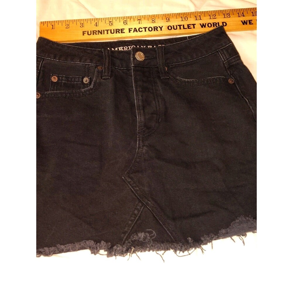 American Eagle Black Denim Mini Skirt Raw Fray Hem 5-Pocket Size 00 Very Good... - Picture 6 of 8